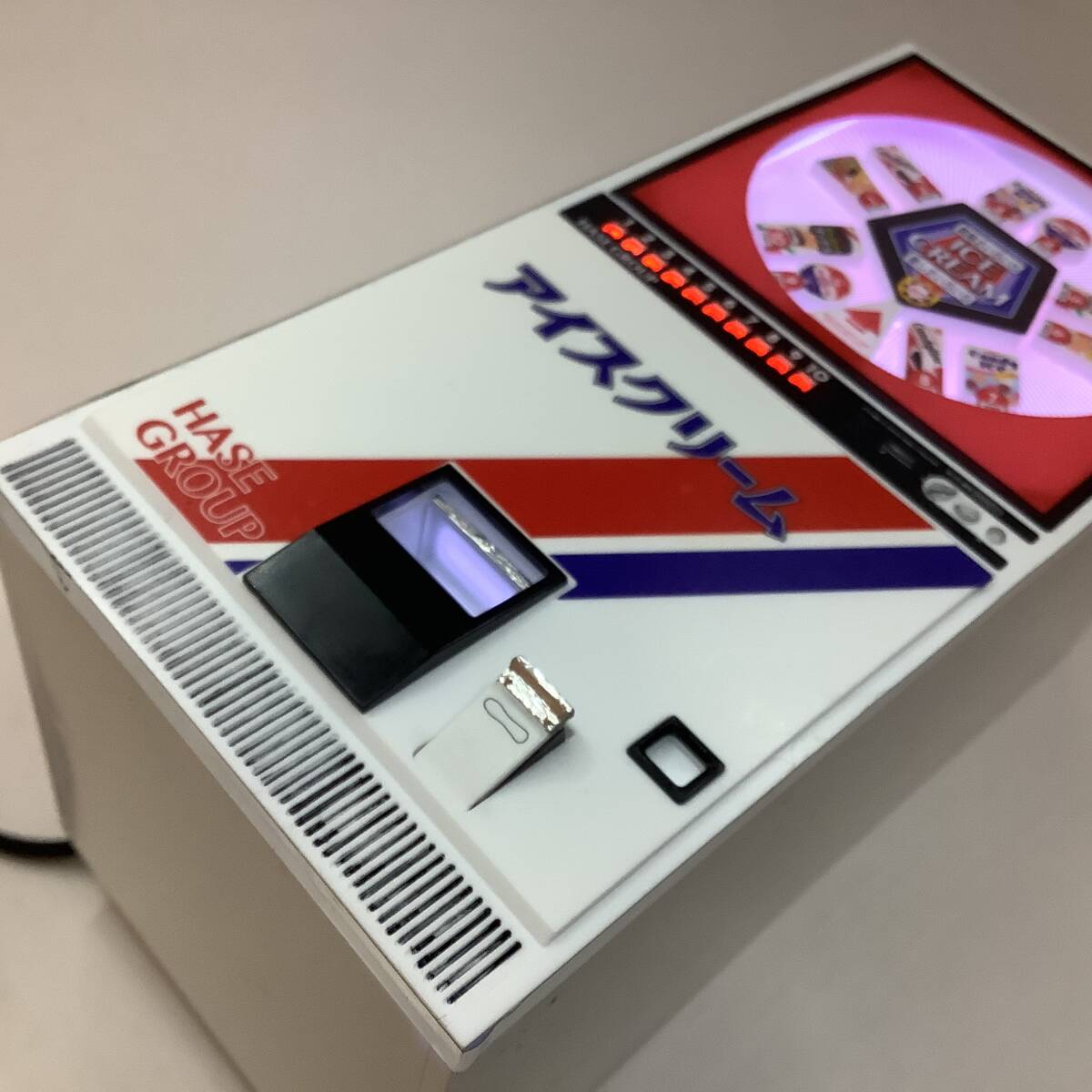 1/12 昭和レトロ LED加工 アイスクリーム 自販機 自動販売機 1 1/12 昭和レトロ LED加工 アイスクリーム 自販機 自動販売機 1