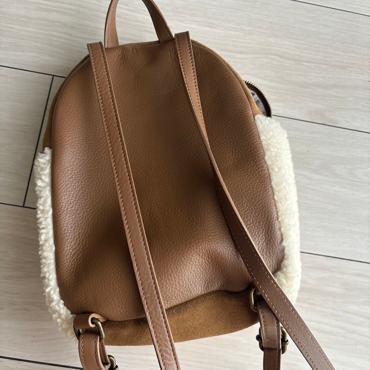 UGG ムートンリュック|Yahoo!フリマ(旧PayPayフリマ) UGG ムートンリュック|Yahoo!フリマ(旧PayPayフリマ)