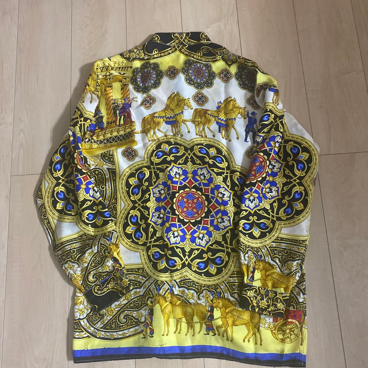 VERSACEヴェルサーチェ総柄シルクシャツベルサーチ|Yahoo VERSACEヴェルサーチェ総柄シルクシャツベルサーチ|Yahoo