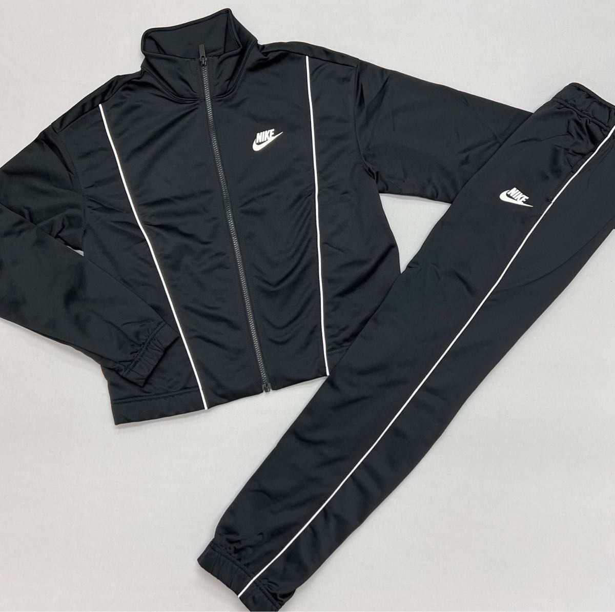 新品 NIKE ナイキ レディース ジャージ セットアップ 上下 新品 NIKE ナイキ レディース ジャージ セットアップ 上下