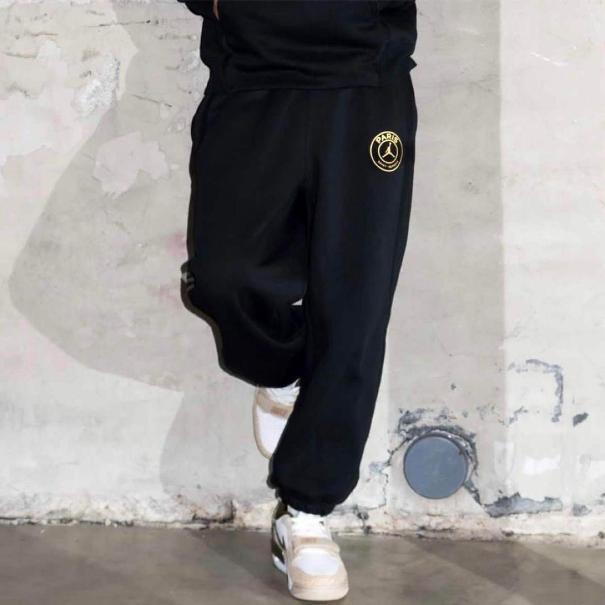 新品 NIKE ナイキ エアジョーダン パリサンジェルマン パーカー 新品 NIKE ナイキ エアジョーダン パリサンジェルマン パーカー