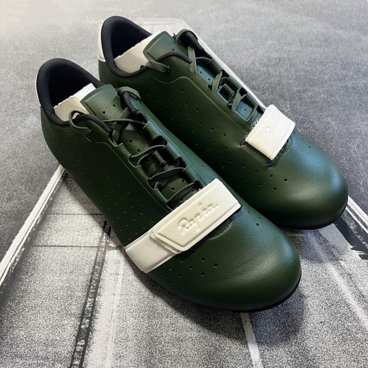新品 Rapha クラシック シューズ ディープオリーブグリーン 新品 Rapha クラシック シューズ ディープオリーブグリーン