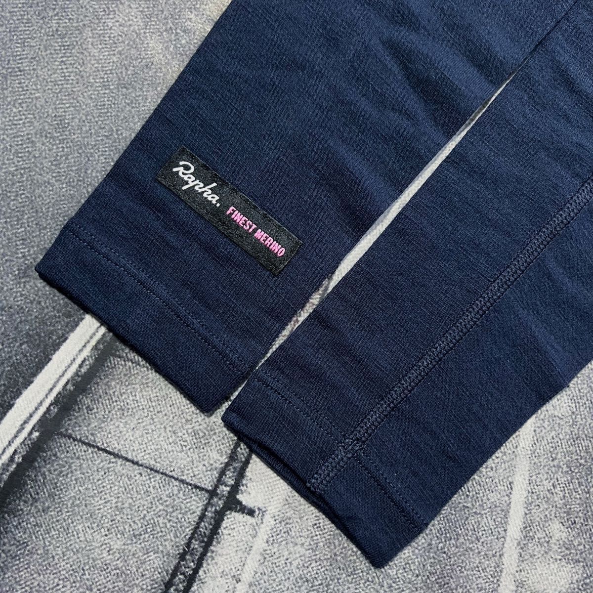 新品 Rapha 現行版 メリノ アーム ウォーマー Mサイズ ダーク 新品 Rapha 現行版 メリノ アーム ウォーマー Mサイズ ダーク