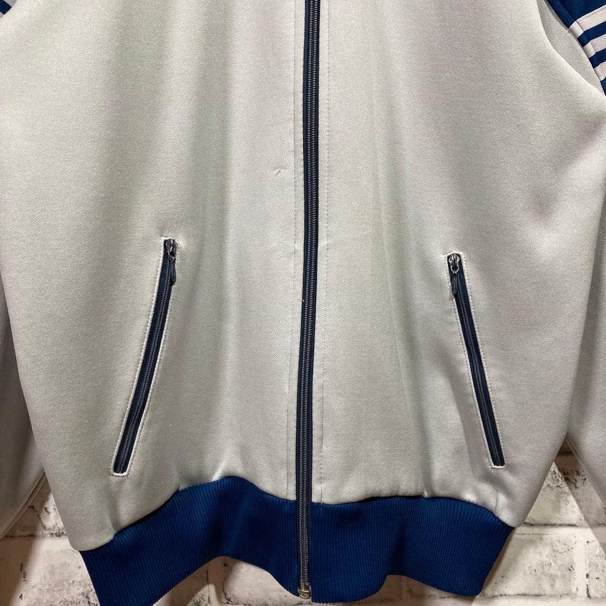 急げ 突然削除あり】アユニ・D着用同型モデル 入手困難 adidas 急げ 突然削除あり】アユニ・D着用同型モデル 入手困難 adidas