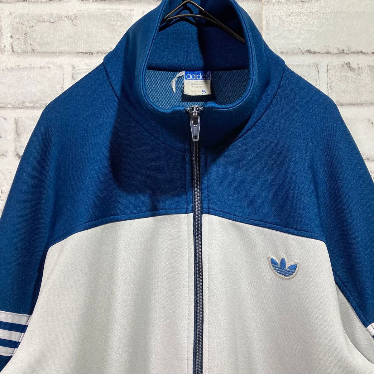 急げ 突然削除あり】アユニ・D着用同型モデル 入手困難 adidas 急げ 突然削除あり】アユニ・D着用同型モデル 入手困難 adidas