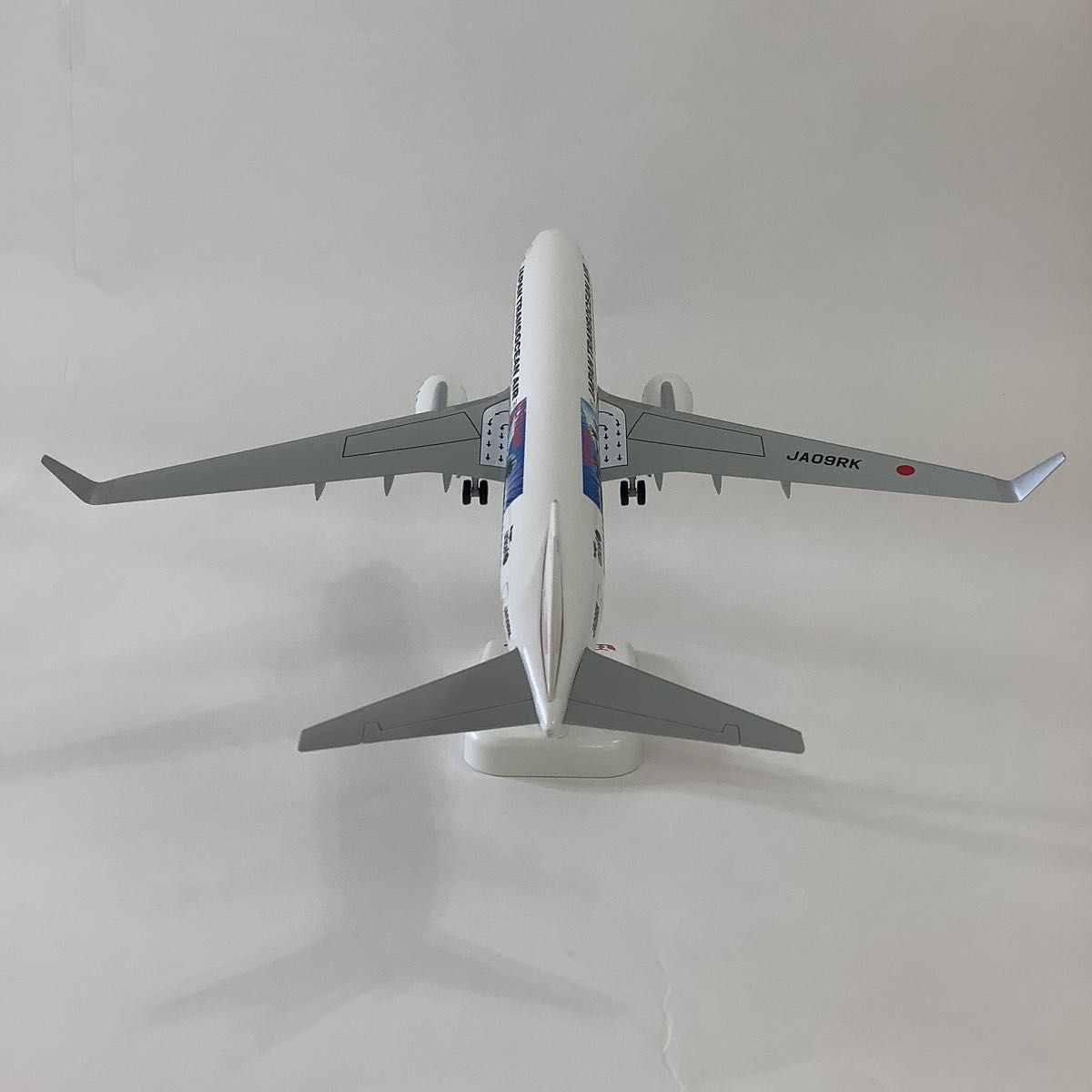 ウルトラマンジェット 日本航空 JAL B737-800 モデルプレーン ウルトラマンジェット 日本航空 JAL B737-800 モデルプレーン