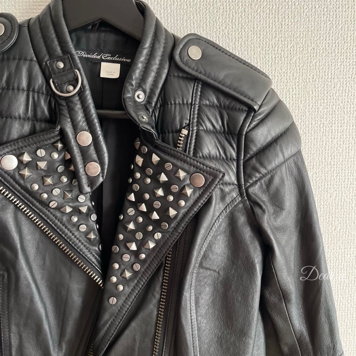 H&M 本革 ショート丈 スタッズ ライダース ジャケット H&M 本革 ショート丈 スタッズ ライダース ジャケット