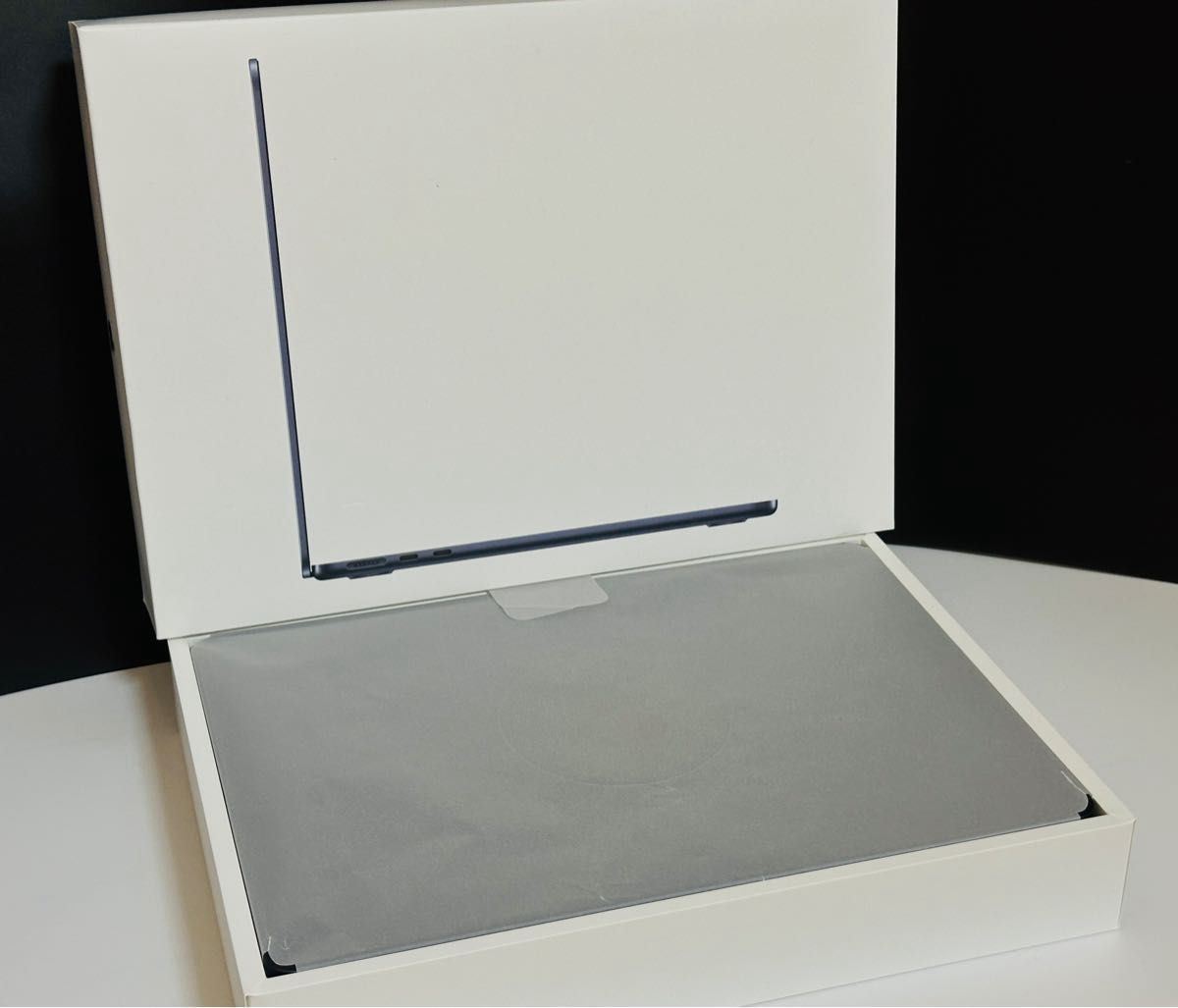 充放電回数5回【極美品】MacBook Air 2022 13インチ SSD 256GB 充放電回数5回【極美品】MacBook Air 2022 13インチ SSD 256GB