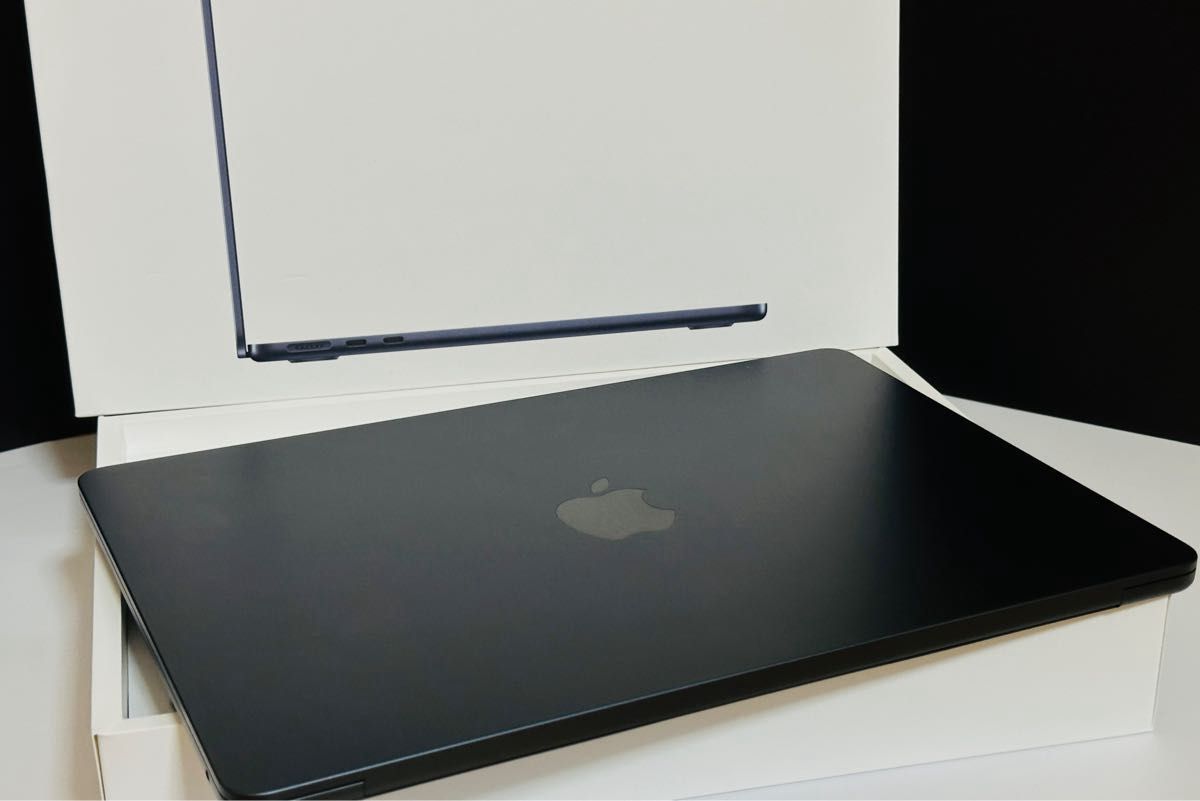 充放電回数5回【極美品】MacBook Air 2022 13インチ SSD 256GB 充放電回数5回【極美品】MacBook Air 2022 13インチ SSD 256GB