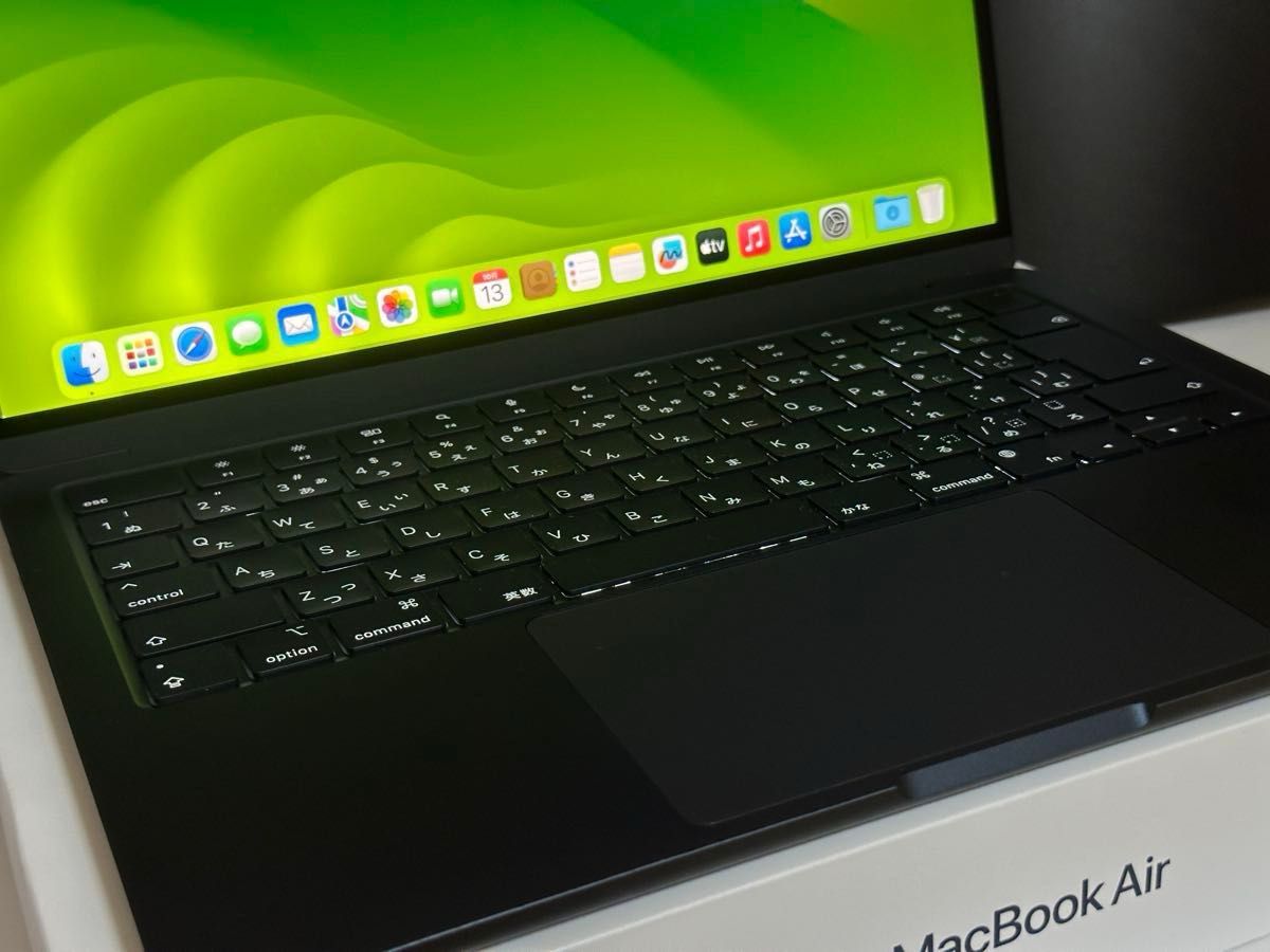 充放電回数5回【極美品】MacBook Air 2022 13インチ SSD 256GB 充放電回数5回【極美品】MacBook Air 2022 13インチ SSD 256GB