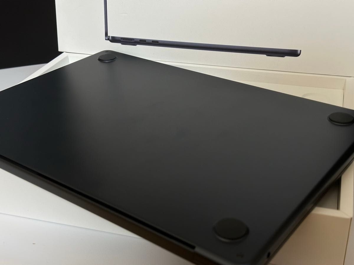 充放電回数5回【極美品】MacBook Air 2022 13インチ SSD 256GB 充放電回数5回【極美品】MacBook Air 2022 13インチ SSD 256GB