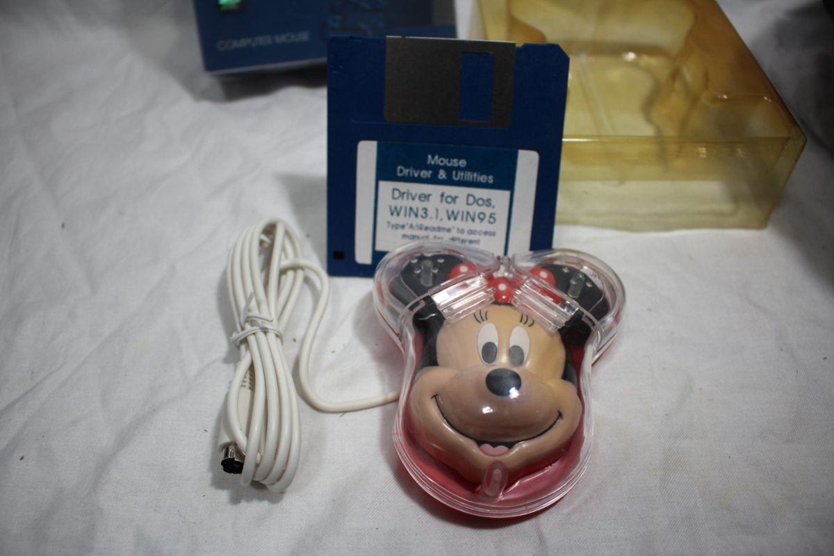 ヤフオク ディズニー ミニーマウス柄のパソコンマウス 台 ヤフオク ディズニー ミニーマウス柄のパソコンマウス 台