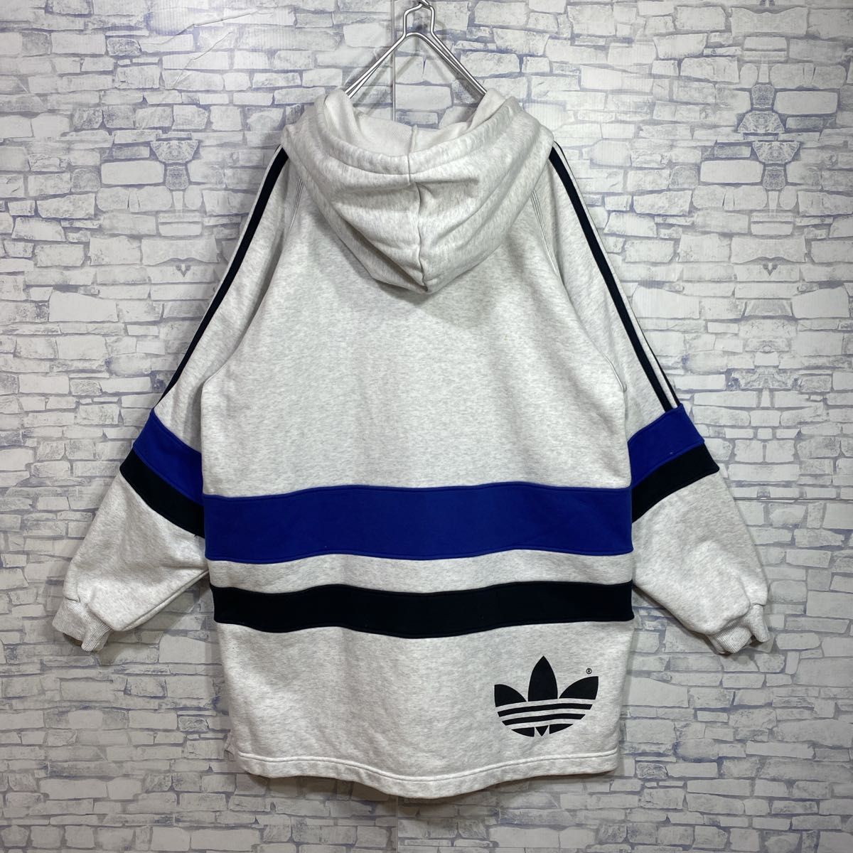 総柄マルチロゴパーカー、デサント製】adidasでかろご古着 総柄マルチロゴパーカー、デサント製】adidasでかろご古着