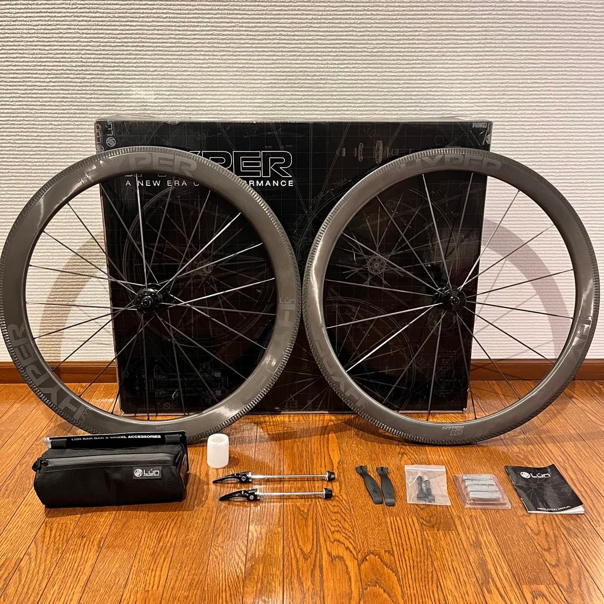 美品 WINSPACE LUN HYPER 23 SE R45 カーボンホイールセット 美品 WINSPACE LUN HYPER 23 SE R45 カーボンホイールセット