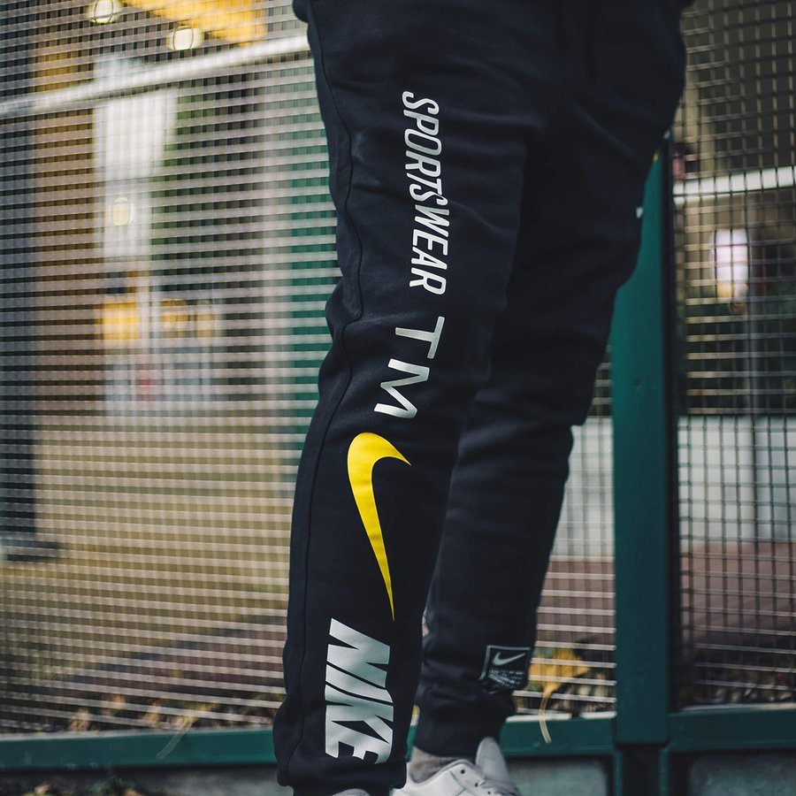 新品タグ付き Mサイズ 店舗完売 白/黒 ナイキ NSW クラブ OB/MB 新品タグ付き Mサイズ 店舗完売 白/黒 ナイキ NSW クラブ OB/MB