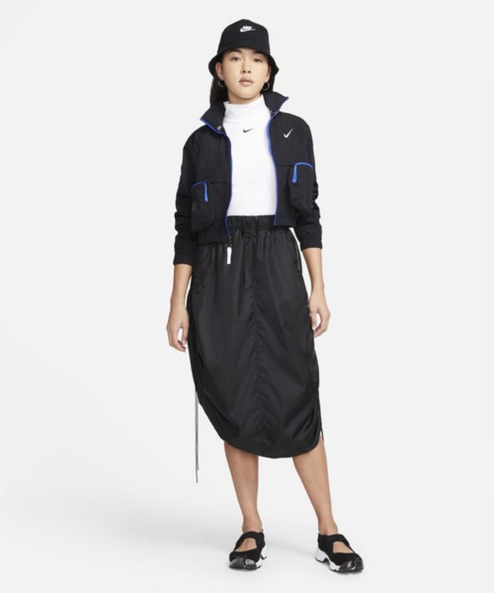 新品 NIKE レディース ナイロンジャケット ショート丈 アウター 新品 NIKE レディース ナイロンジャケット ショート丈 アウター