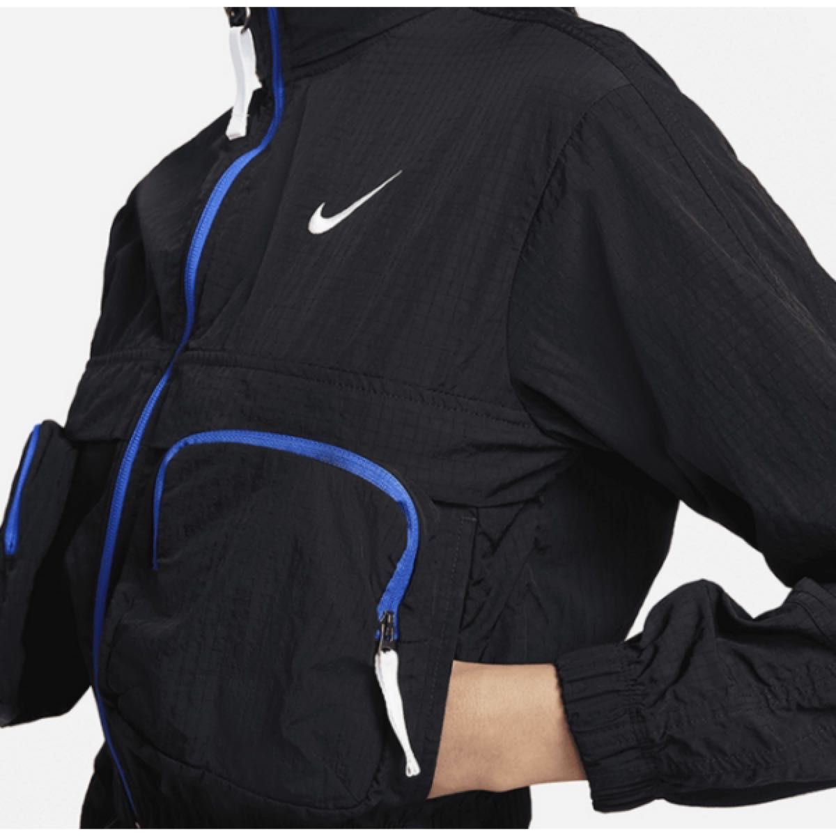 新品 NIKE レディース ナイロンジャケット ショート丈 アウター 新品 NIKE レディース ナイロンジャケット ショート丈 アウター
