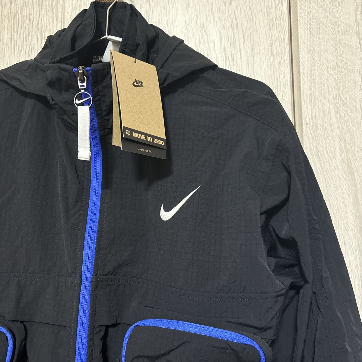 新品 NIKE レディース ナイロンジャケット ショート丈 アウター 新品 NIKE レディース ナイロンジャケット ショート丈 アウター