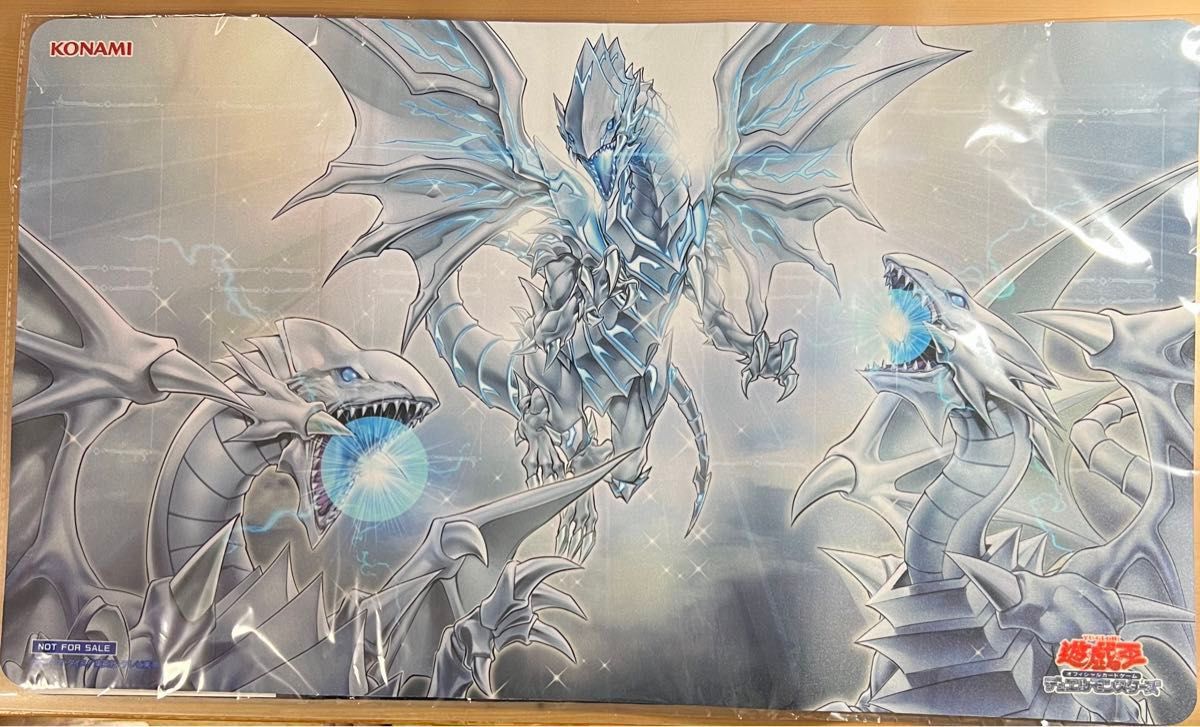 遊戯王の日 プレイマット 白き龍の威光 新品 未開封 青眼の白龍 遊戯王の日 プレイマット 白き龍の威光 新品 未開封 青眼の白龍
