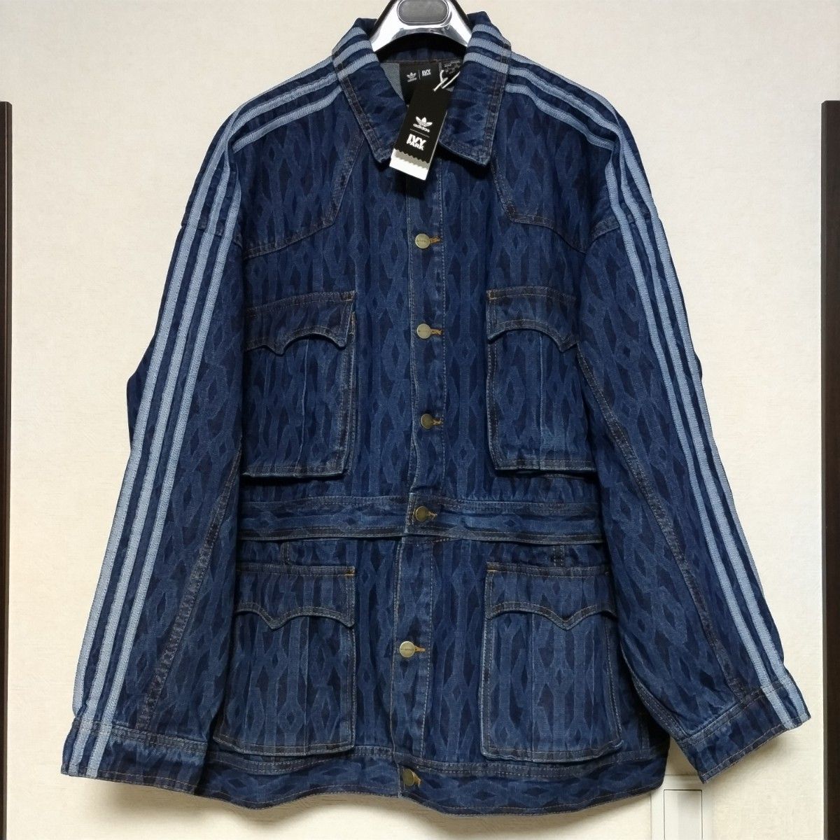 新品タグ付き adidas × IVY PARK MONOGRAM DENIM JACKET 新品タグ付き adidas × IVY PARK MONOGRAM DENIM JACKET