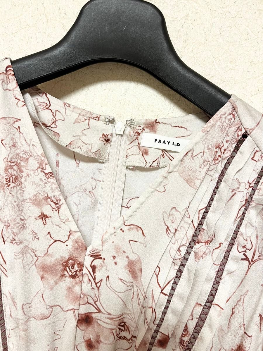 ほぼ新品】フレイアイディー ウエストシャーリングフラワー ほぼ新品】フレイアイディー ウエストシャーリングフラワー