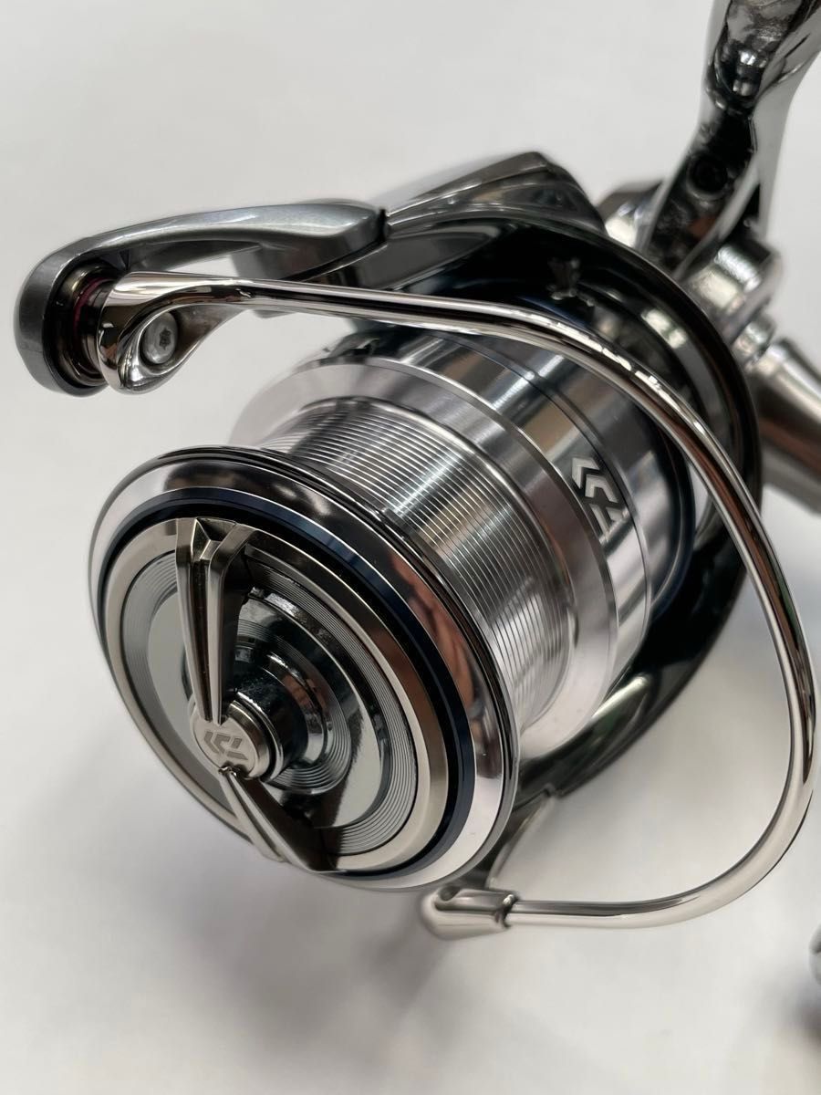 美品 18 イグジスト FC LT2500S-C ダブルハンドル SLP 美品 18 イグジスト FC LT2500S-C ダブルハンドル SLP