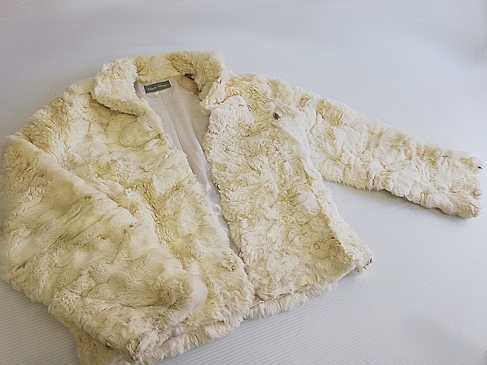 【お買い得】 ★ PALACE GARDEN ★ しまむら ラビットファー ショート丈 コート Mサイズ 難ありの為、ハンドメイドの素材、材料に