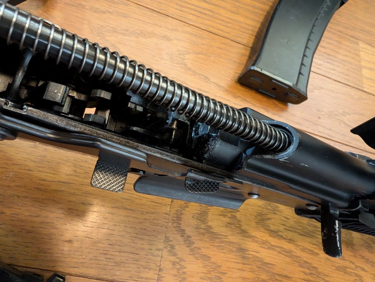カスタム!KSC AKS74U GBB クリンコフ ガスブローバック マガジン4 WE-Tech AKS74U ガスブローバック GBB マガジン4本 ジャンク