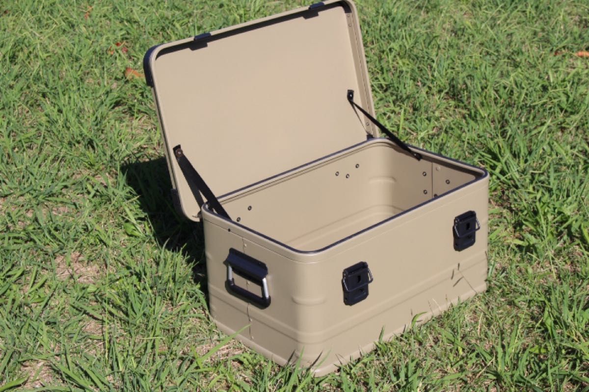 GENERIC OUTDOOR アースカラー アルミコンテナボックス 49L GENERIC OUTDOOR アースカラー アルミコンテナボックス 49L
