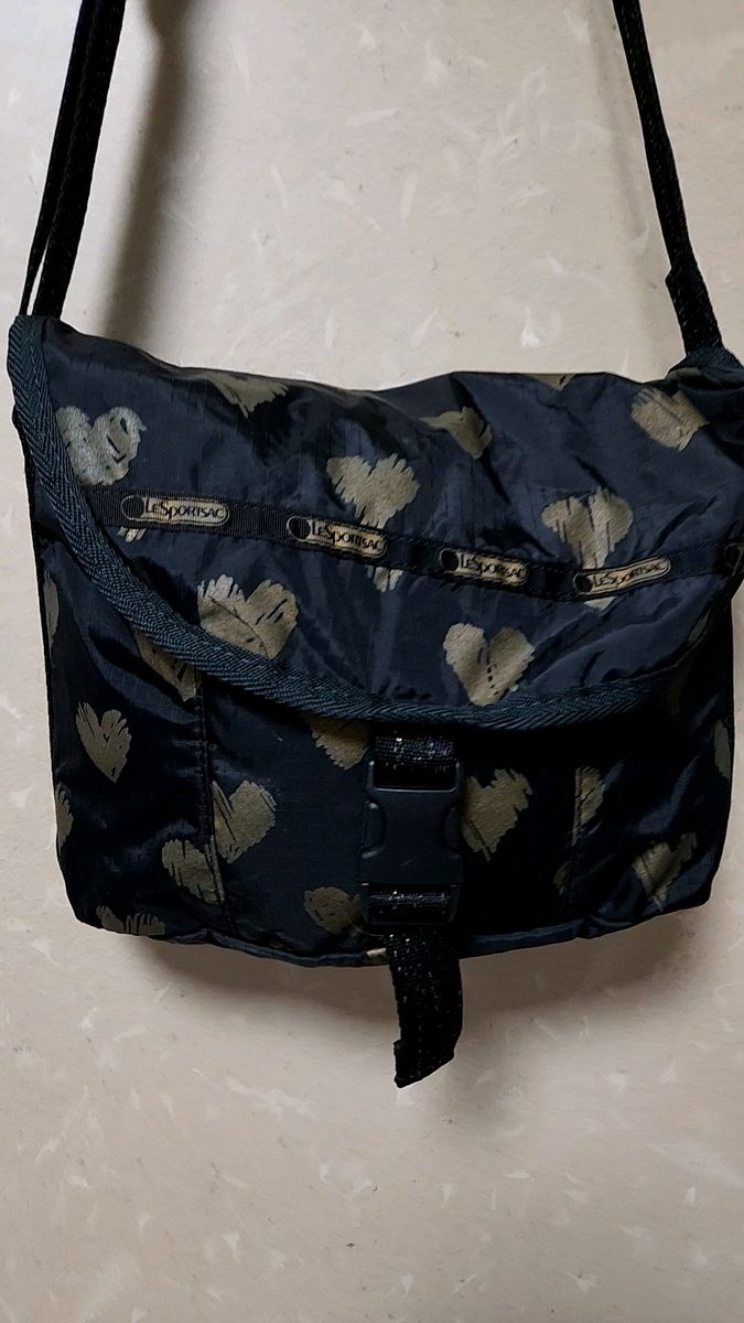 LeSportsac ショルダーバッグ レスポートサック ブラック ハート 斜め掛け