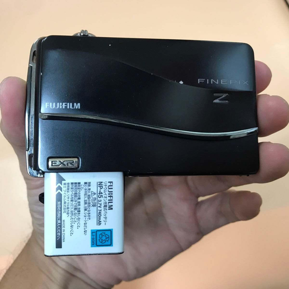 □スマホ転送OK□ FUJI FILM FINEPIX Z800EXR SDカード付き ブラック色 □スマホ転送OK□ FUJI FILM FINEPIX Z800EXR SDカード付き ブラック色