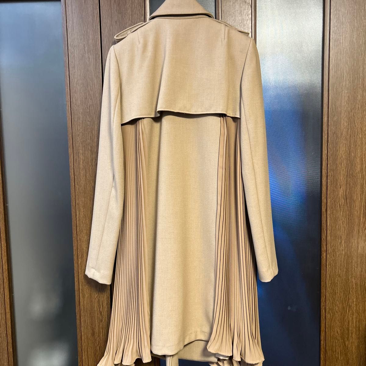 60000円◆タグ付新品【Mariagrazia Panizzi】42→11号【ベージュ　両サイド切替プリーツ　トレンチ風コート】