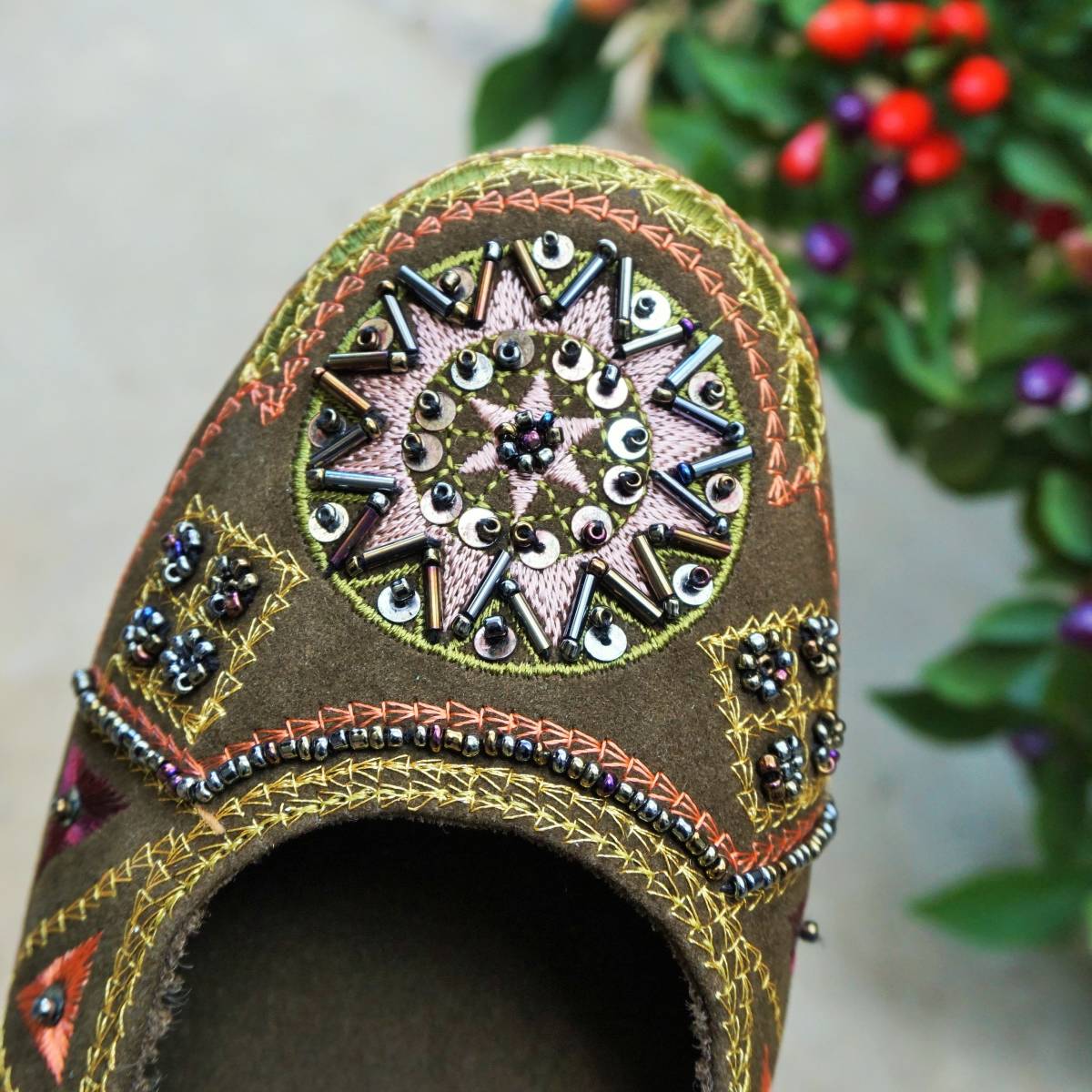 1 point * new goods * Arabia n beads & embroidery flat shoes *42 (26cm) * khaki series [ conditions attaching free shipping ]015