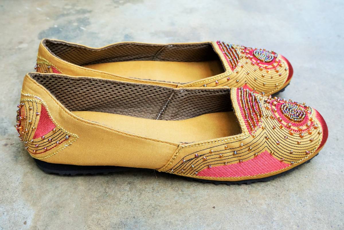 1 пункт * новый товар * Arabia n бисер & вышивка плоская обувь *39 (24.5cm) * оттенок бежевого [ условия есть бесплатная доставка ]005