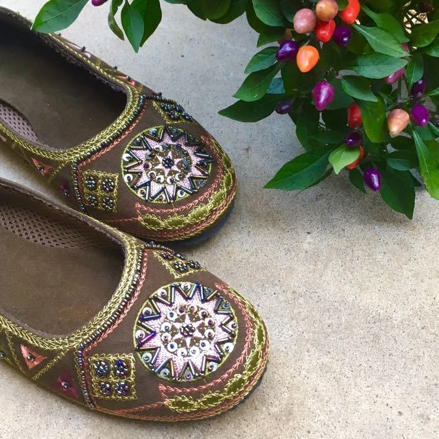 1 point * new goods * Arabia n beads & embroidery flat shoes *42 (26cm) * khaki series [ conditions attaching free shipping ]015