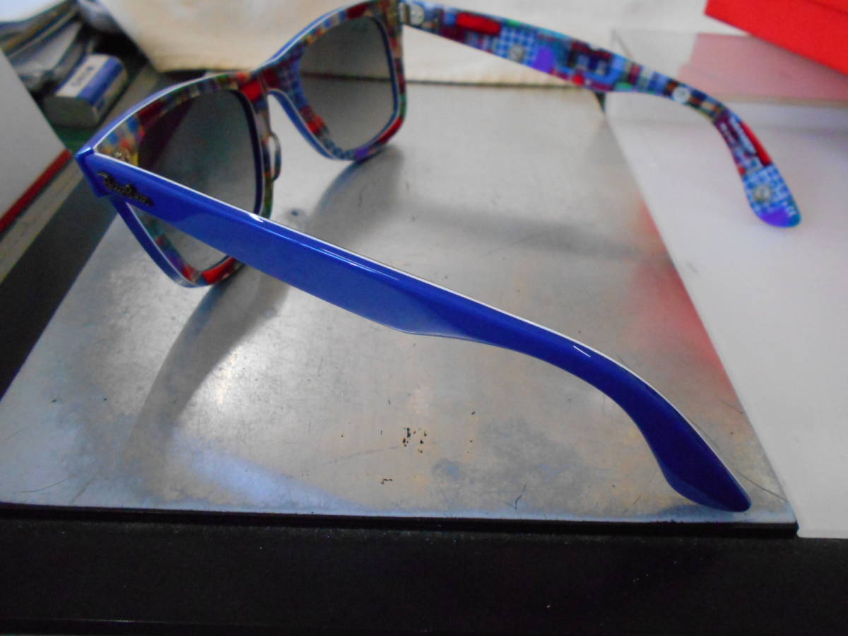 レイバン RayBan ウェイファーラー WAYFARER サングラス RB2140-1134/71 お洒落 限定　デッドストック品 RARE PRINTS _画像3