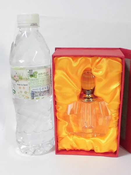☆クリスタル製のきれいな香水瓶 箱有 新品 保管品 高さ約10cm;_画像6