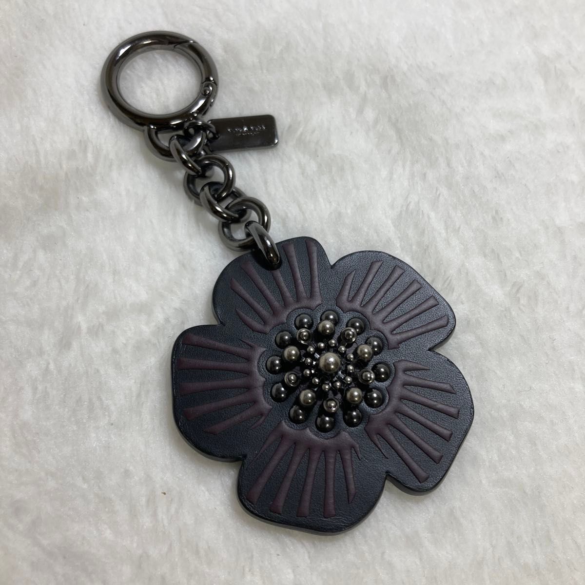 COACH コーチ ティーローズ キーホルダー バックチャーム 花びら COACH コーチ ティーローズ キーホルダー バックチャーム 花びら