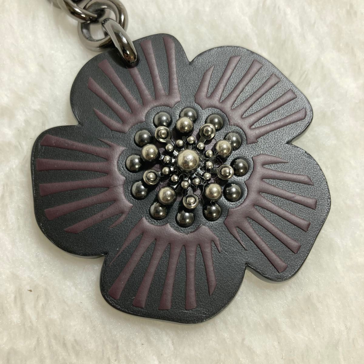 COACH コーチ ティーローズ キーホルダー バックチャーム 花びら COACH コーチ ティーローズ キーホルダー バックチャーム 花びら