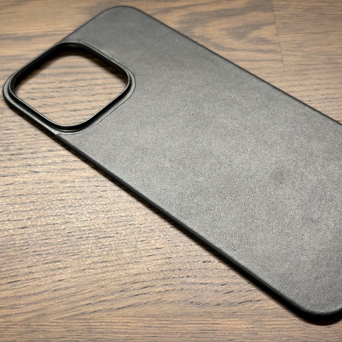Nomad Magnetic Leather Back ブラック iPhone 16 pro max 用 Nomad Magnetic Leather Back ブラック iPhone 16 pro max 用