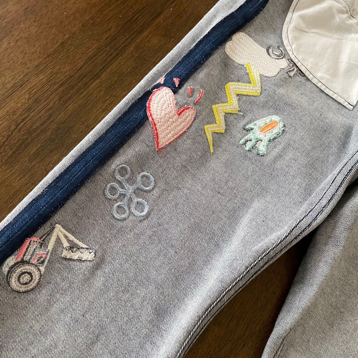 ツモリチサト 刺繍 デニム|Yahoo!フリマ(旧PayPayフリマ) ツモリチサト 刺繍 デニム|Yahoo!フリマ(旧PayPayフリマ)
