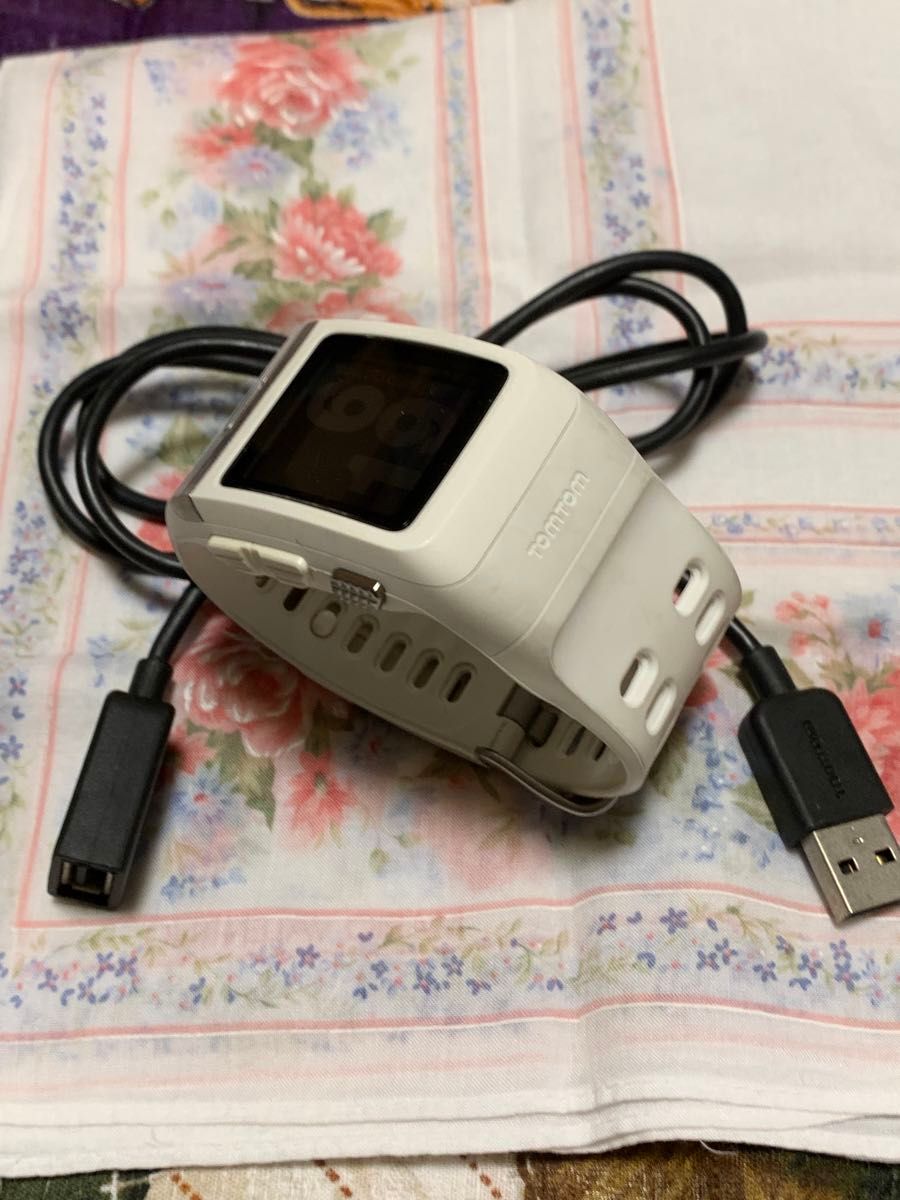腕時計 NIKEスポーツウォッチ 型式 0069 完動品 USB充電式 5V 腕時計 NIKEスポーツウォッチ 型式 0069 完動品 USB充電式 5V