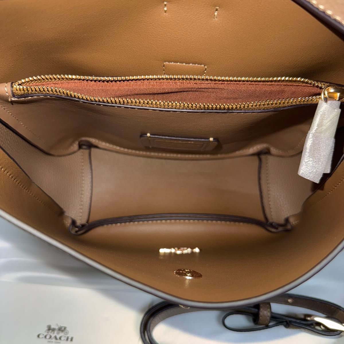新品新作 COACH ハドリー コンバーチブル クロスボディ バッグ 新品新作 COACH ハドリー コンバーチブル クロスボディ バッグ