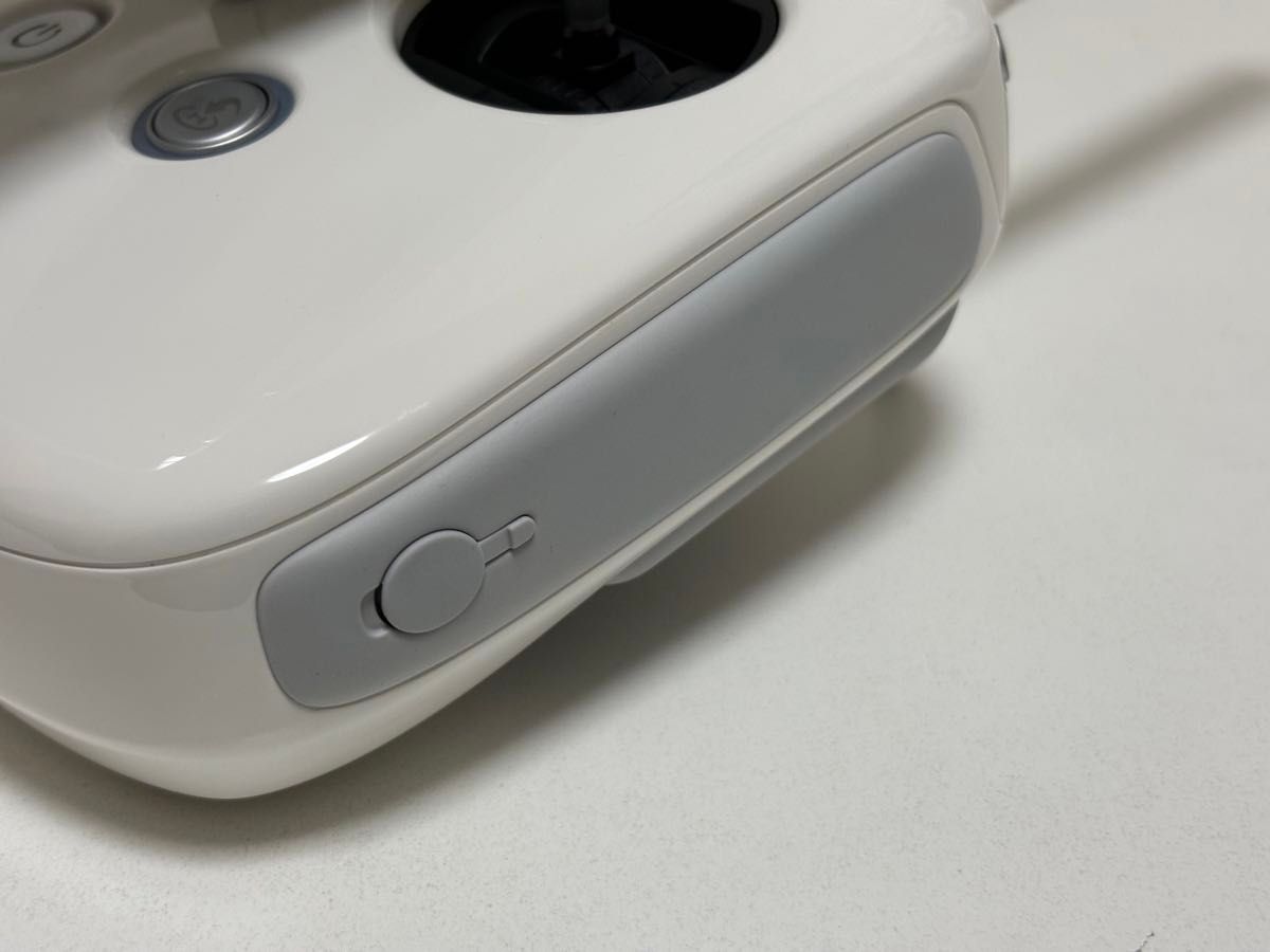 新品未使用】DJI Phantom 4 Pro 送信機 コントローラー 新品未使用】DJI Phantom 4 Pro 送信機 コントローラー