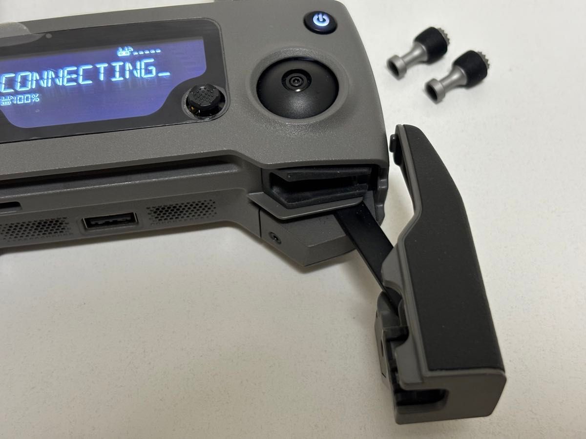 DJI Mavic2 送信機 RC1A コントローラー DJI Mavic2 PRO / ZOOM に使える【コード類、コントロールスティック付】 ドローン DJI Mavic2 送信機 RC1A コントローラー DJI Mavic2 PRO / ZOOM に使える【コード類、コントロールスティック付】 ドローン