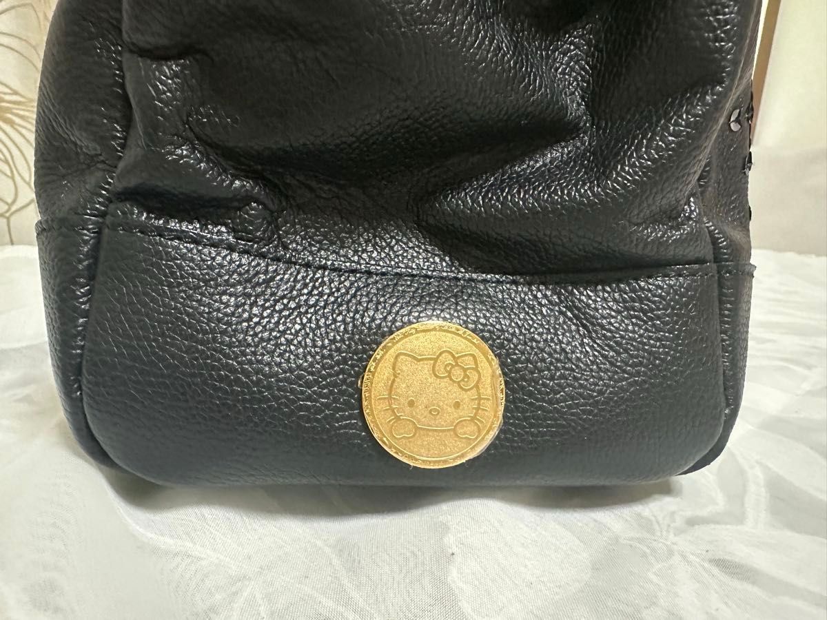 美品 A D M J ハローキティコラボトートバッグ レザー 美品 A D M J ハローキティコラボトートバッグ レザー
