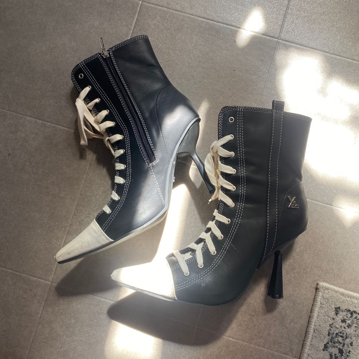 YELLO レースアップ ブーツ ヒール SHORT BOOTS XL ブラック YELLO レースアップ ブーツ ヒール SHORT BOOTS XL ブラック