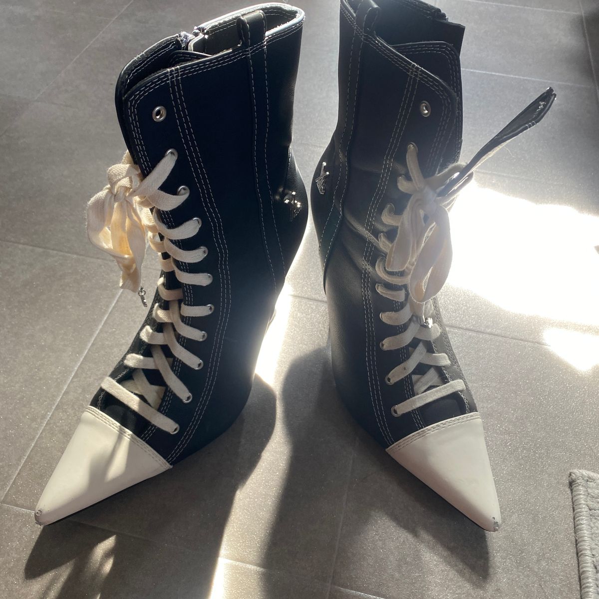 YELLO レースアップ ブーツ ヒール SHORT BOOTS XL ブラック YELLO レースアップ ブーツ ヒール SHORT BOOTS XL ブラック