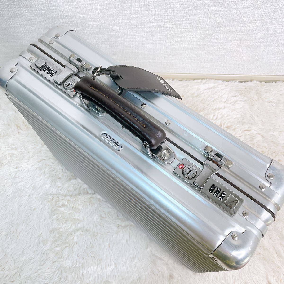 廃盤】RIMOWA リモワ クラシックフライト アタッシュケース TSA 廃盤】RIMOWA リモワ クラシックフライト アタッシュケース TSA
