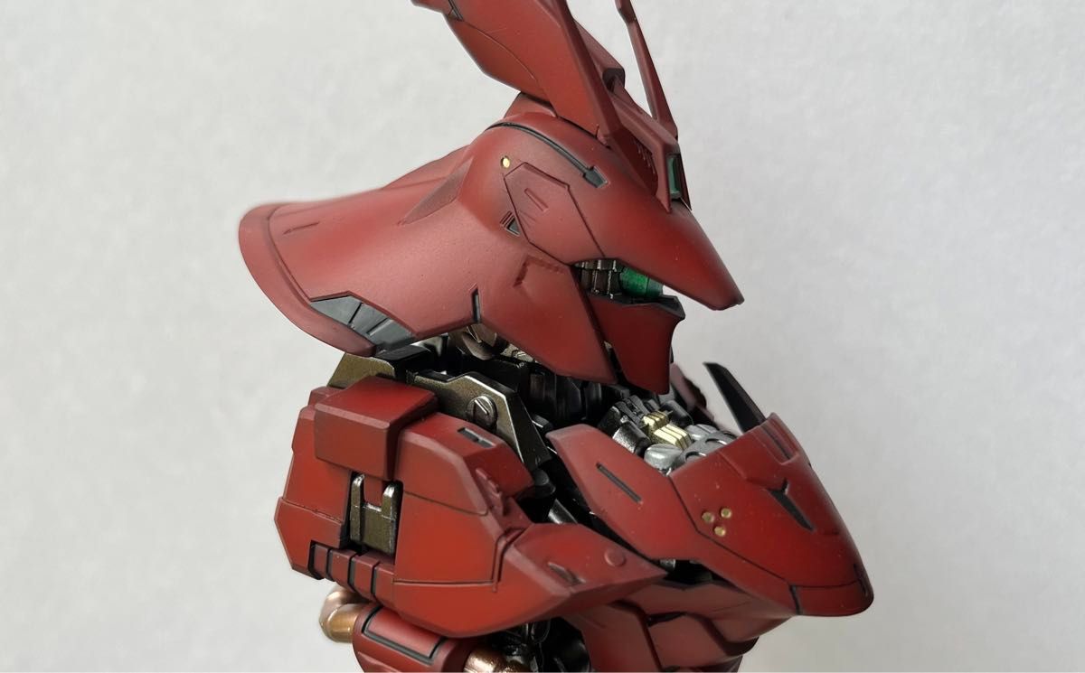 重塗装 サザビー メカニカルバスト 完成品 100均メカ台座付き 重塗装 サザビー メカニカルバスト 完成品 100均メカ台座付き